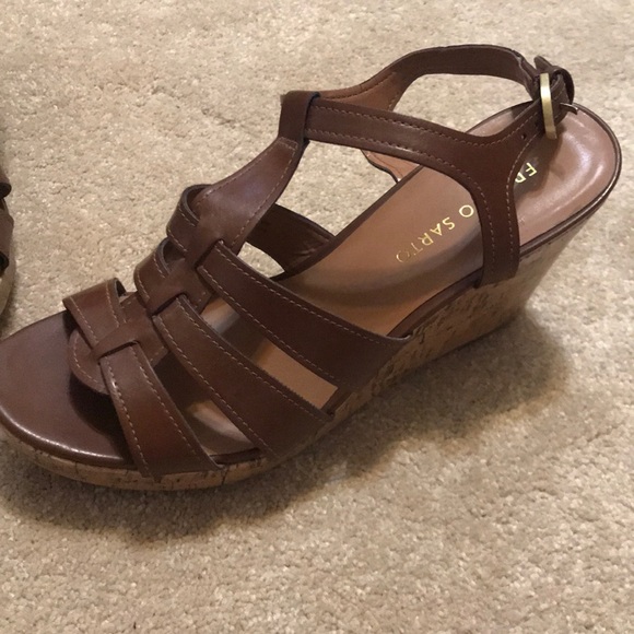 Franco Sarto Wedge Heels - Picture 2 of 4
